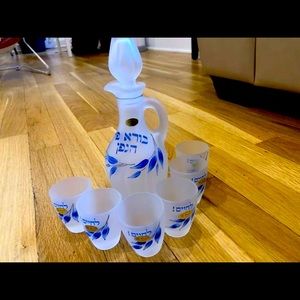 Kiddish wine decanter and 6-cup set